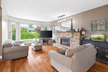 21910 Wicklow Way, Maple Ridge, BC, Maple Ridge — Single Family Residence for sale