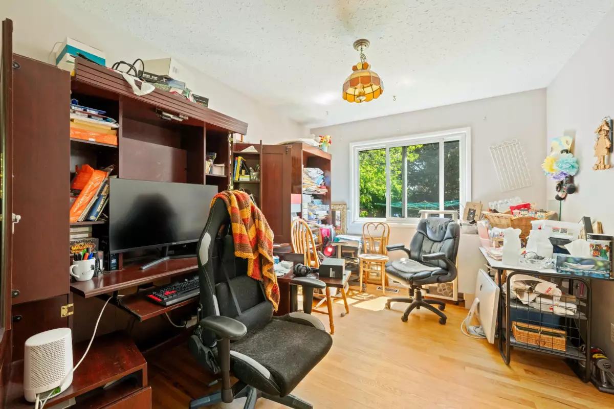 Breakfast Nook Photo of 20820 51 Avenue, Langley, BC