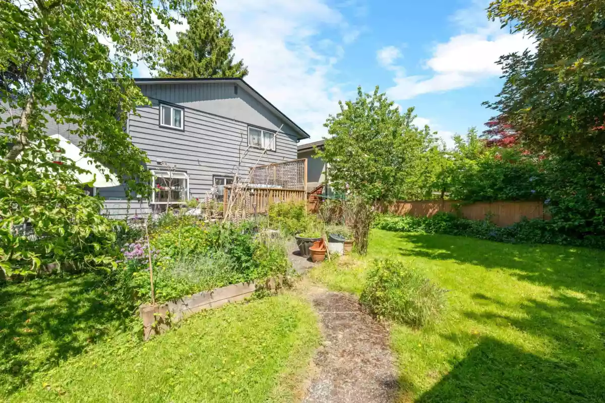 Garage Interior Photo of 20820 51 Avenue, Langley, BC