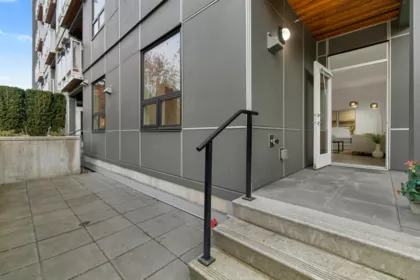108 717 Breslay Street, Coquitlam, BC, Coquitlam — Apartment/Condo for sale