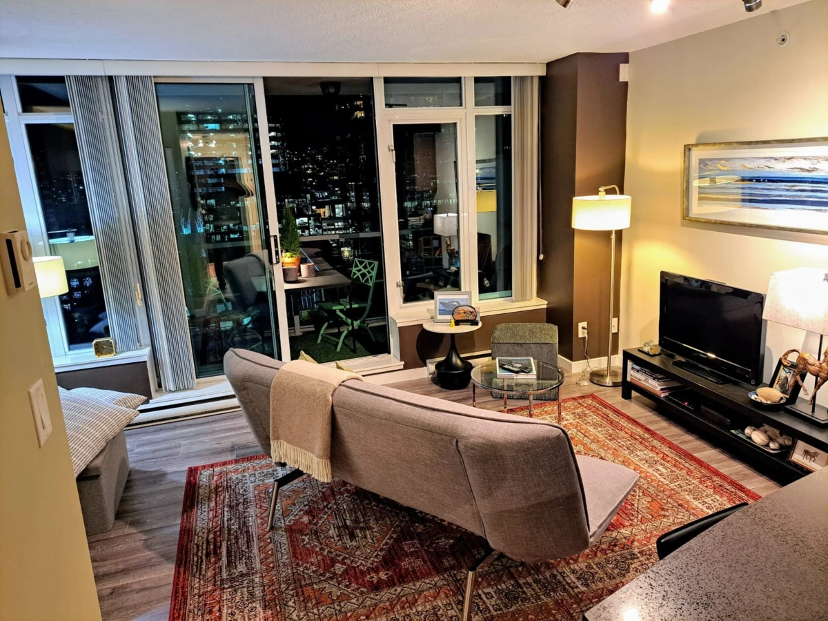 Dining Area Photo of 1611 610 Granville Street, Vancouver, BC