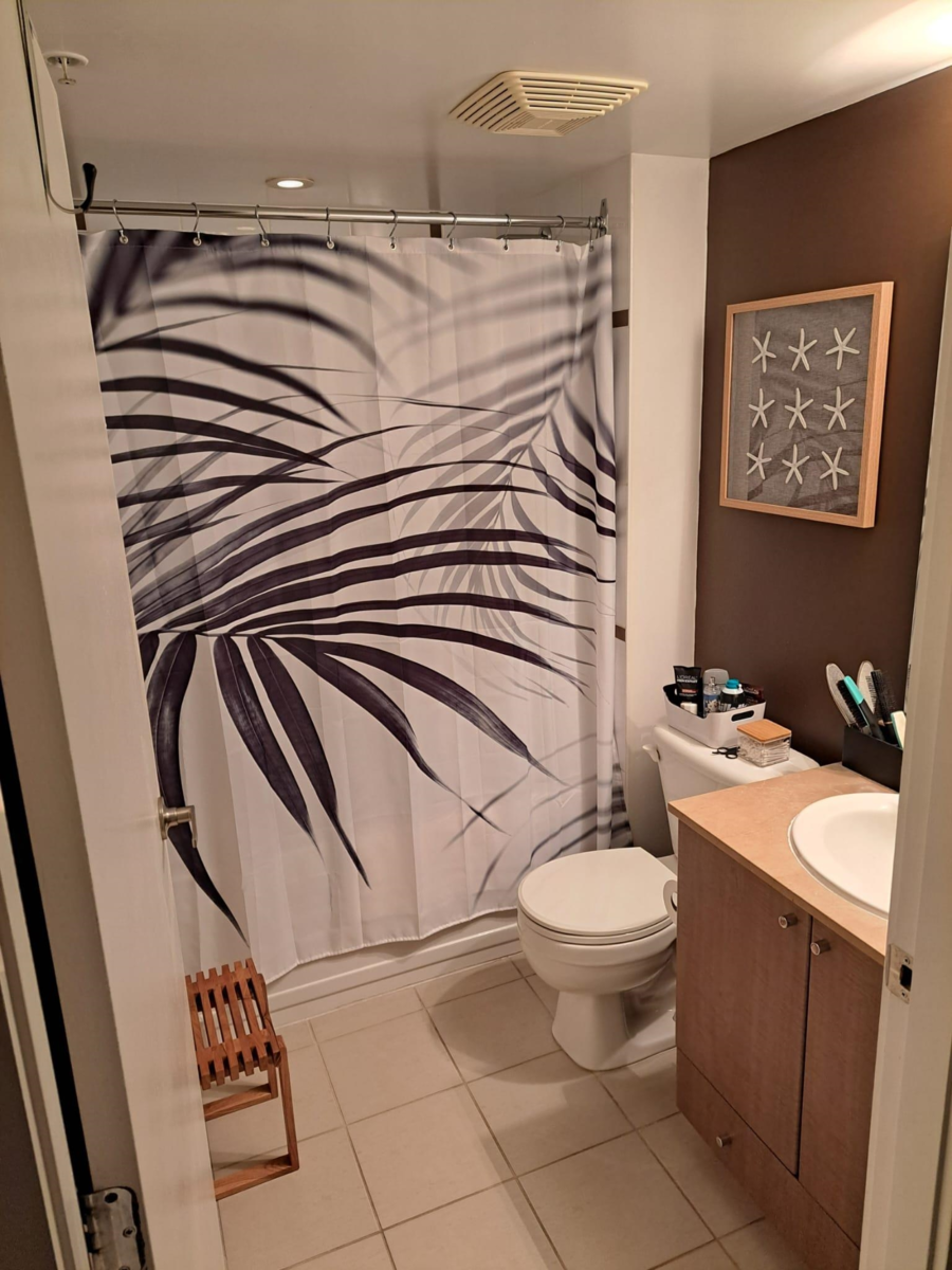 Walk-In Closet Photo of 1611 610 Granville Street, Vancouver, BC