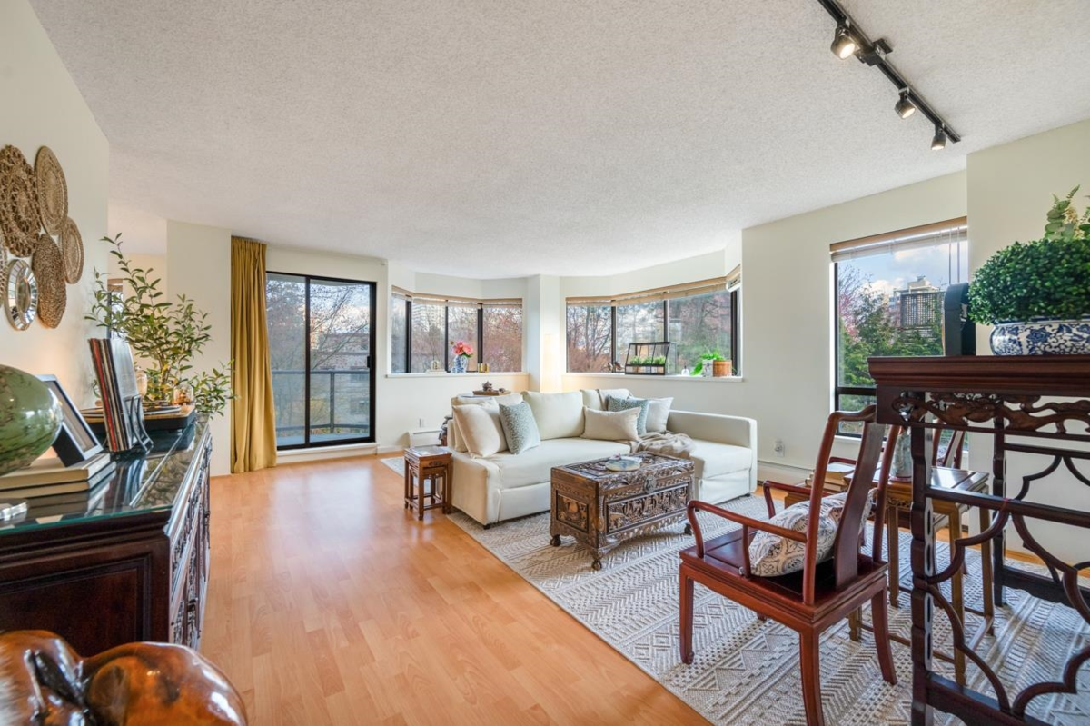 Dining Area Photo of 4A 1568 W 12th Avenue, Vancouver, BC