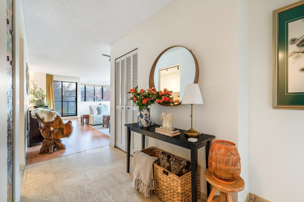 Living Room Photo of 4A 1568 W 12th Avenue, Vancouver, BC