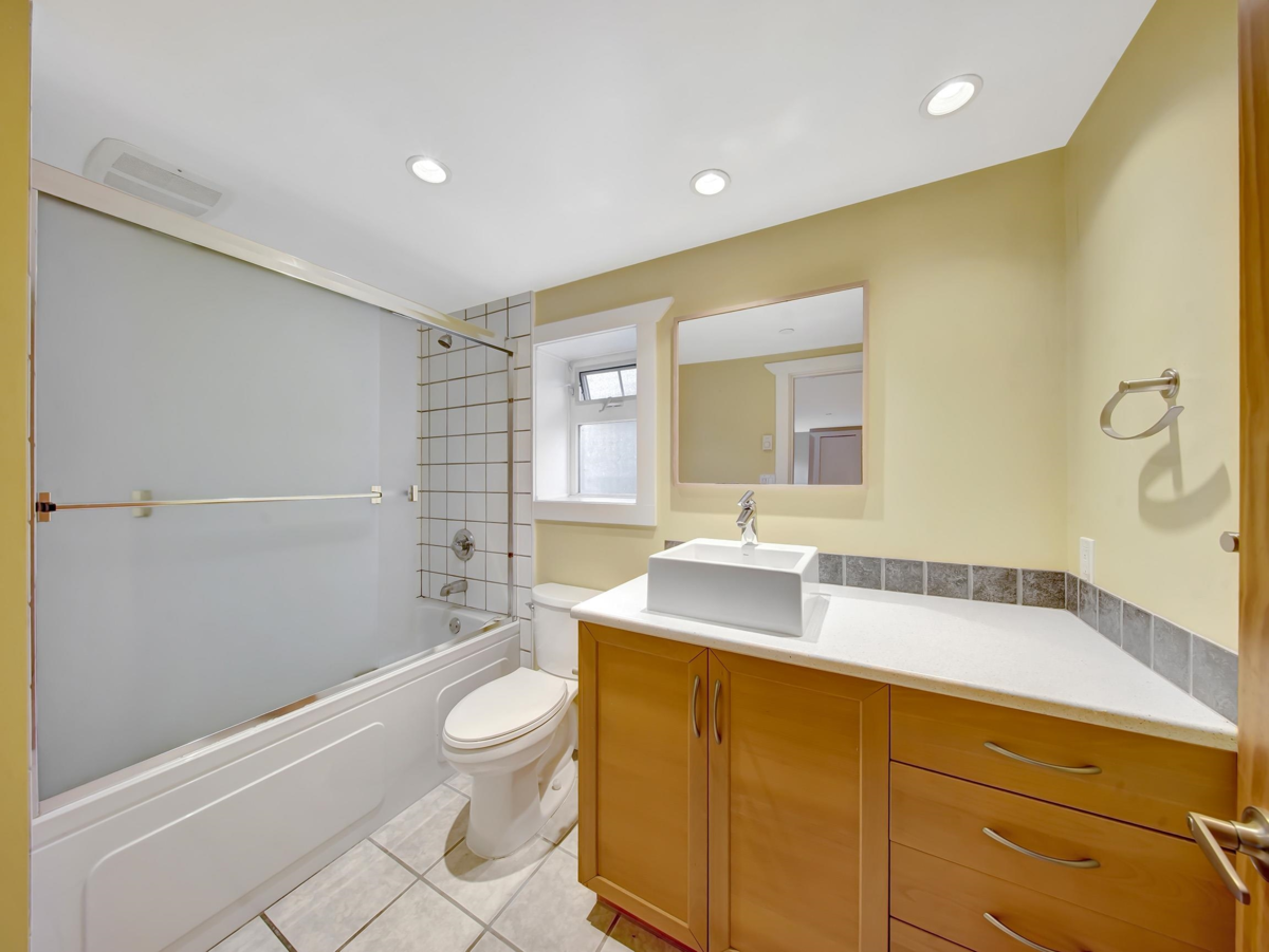 Staircase Photo of 2770 W 5th Avenue, Vancouver, BC