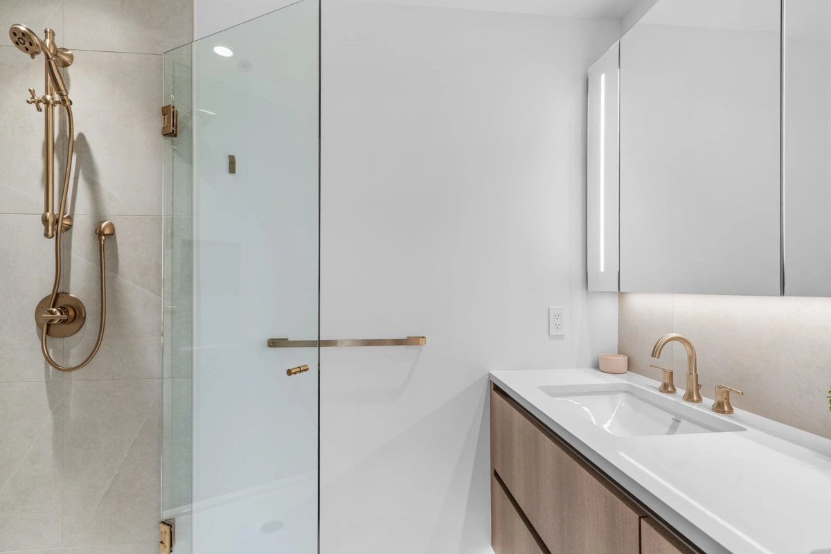 Backyard Photo of 302 720 Farrow Street, Coquitlam, BC