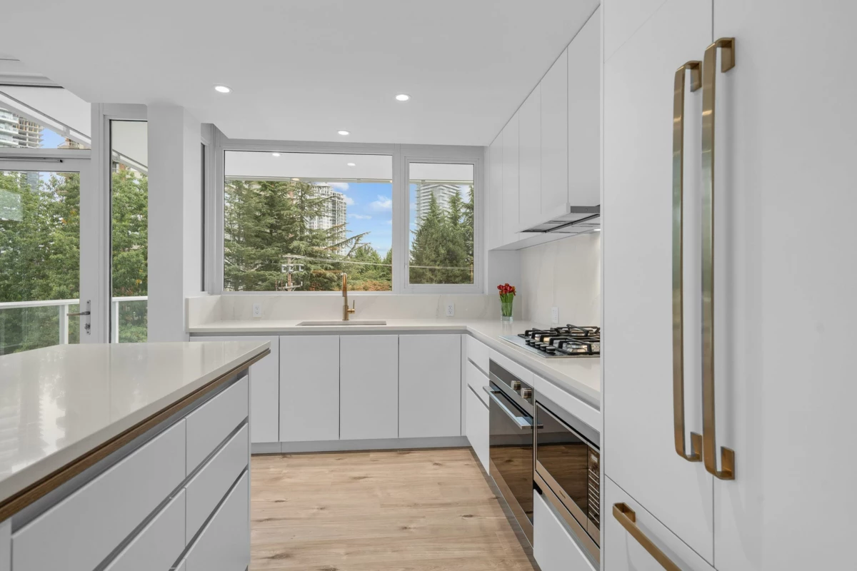 Kitchen Island Photo of 302 720 Farrow Street, Coquitlam, BC