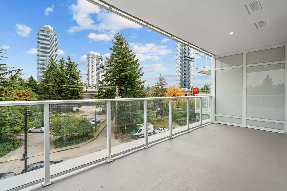 Swimming Pool Photo of 302 720 Farrow Street, Coquitlam, BC