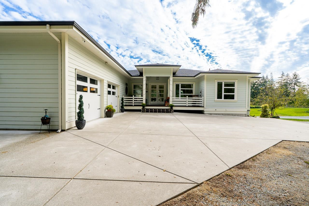 Exterior Front Photo of 934 248 Street, Langley, BC