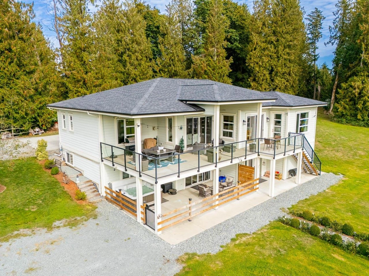 Kitchen Island Photo of 934 248 Street, Langley, BC