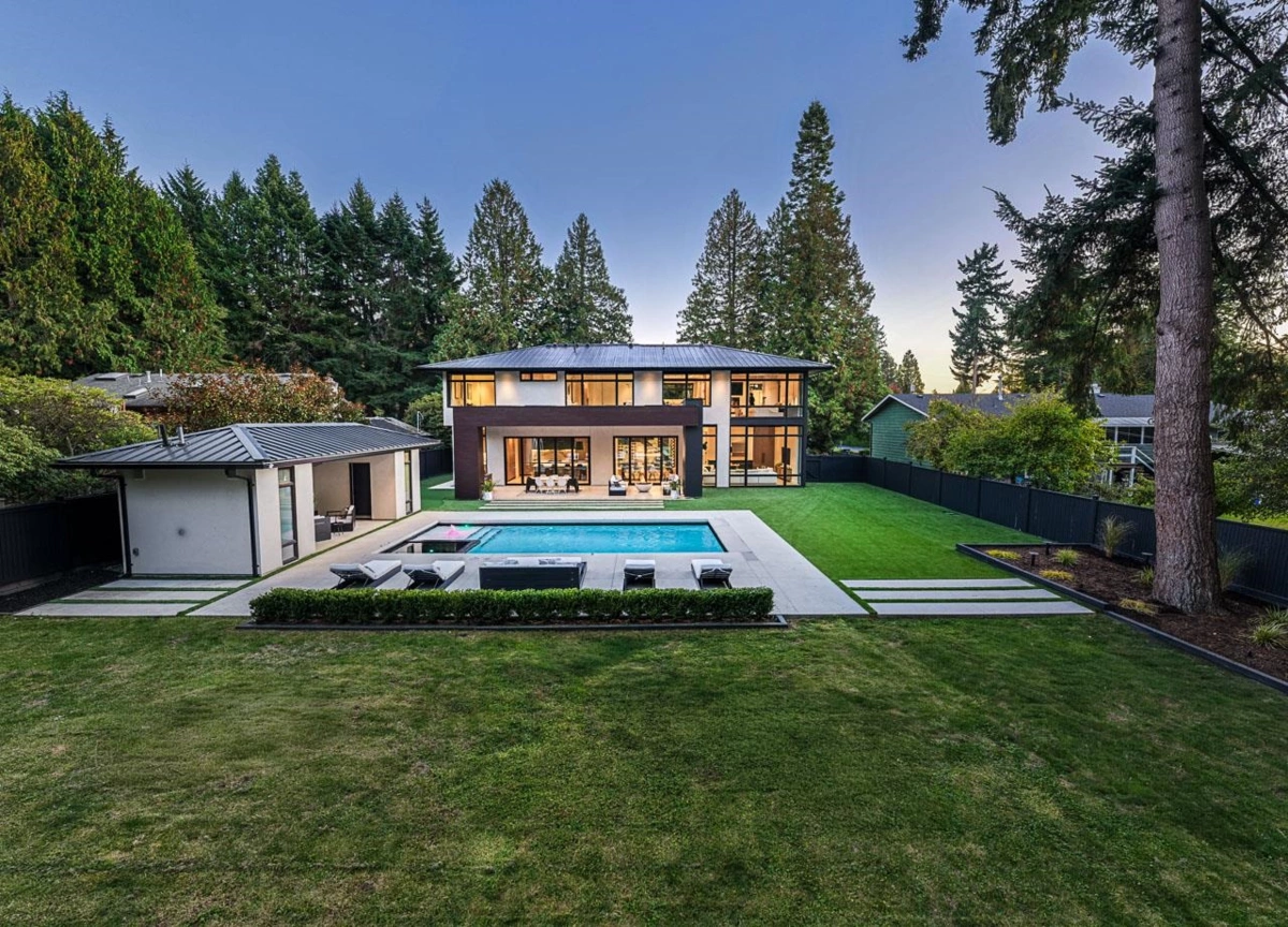 Fitness Center Photo Near 12551 22 Avenue, Surrey, BC