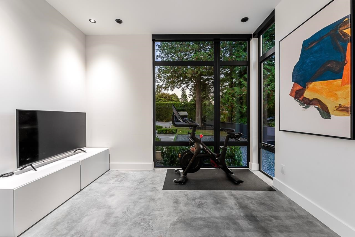 Front Yard Photo of 12551 22 Avenue, Surrey, BC