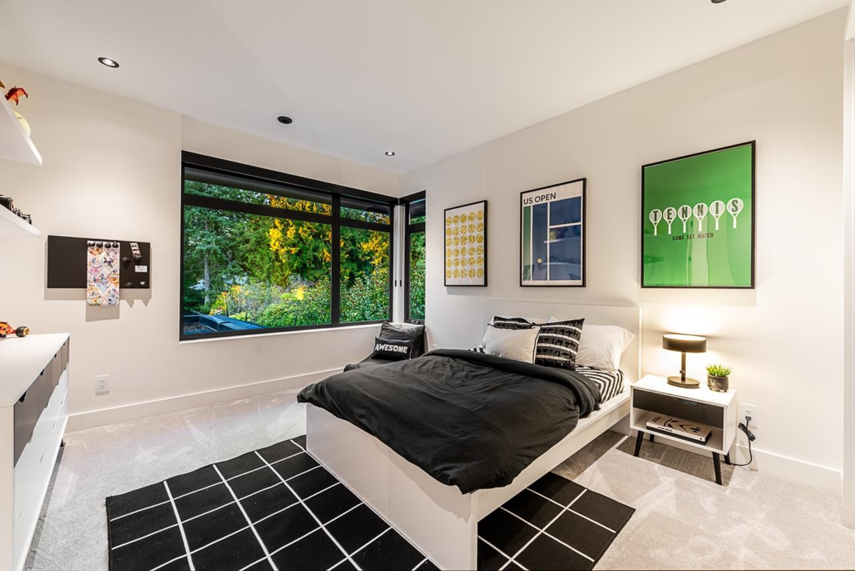 Staircase Photo of 12551 22 Avenue, Surrey, BC