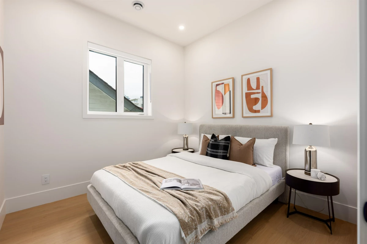 Kitchen Photo of 2 3466 Franklin Street, Vancouver, BC