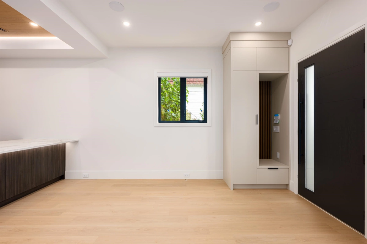 Primary Bathroom Photo of 2 3466 Franklin Street, Vancouver, BC