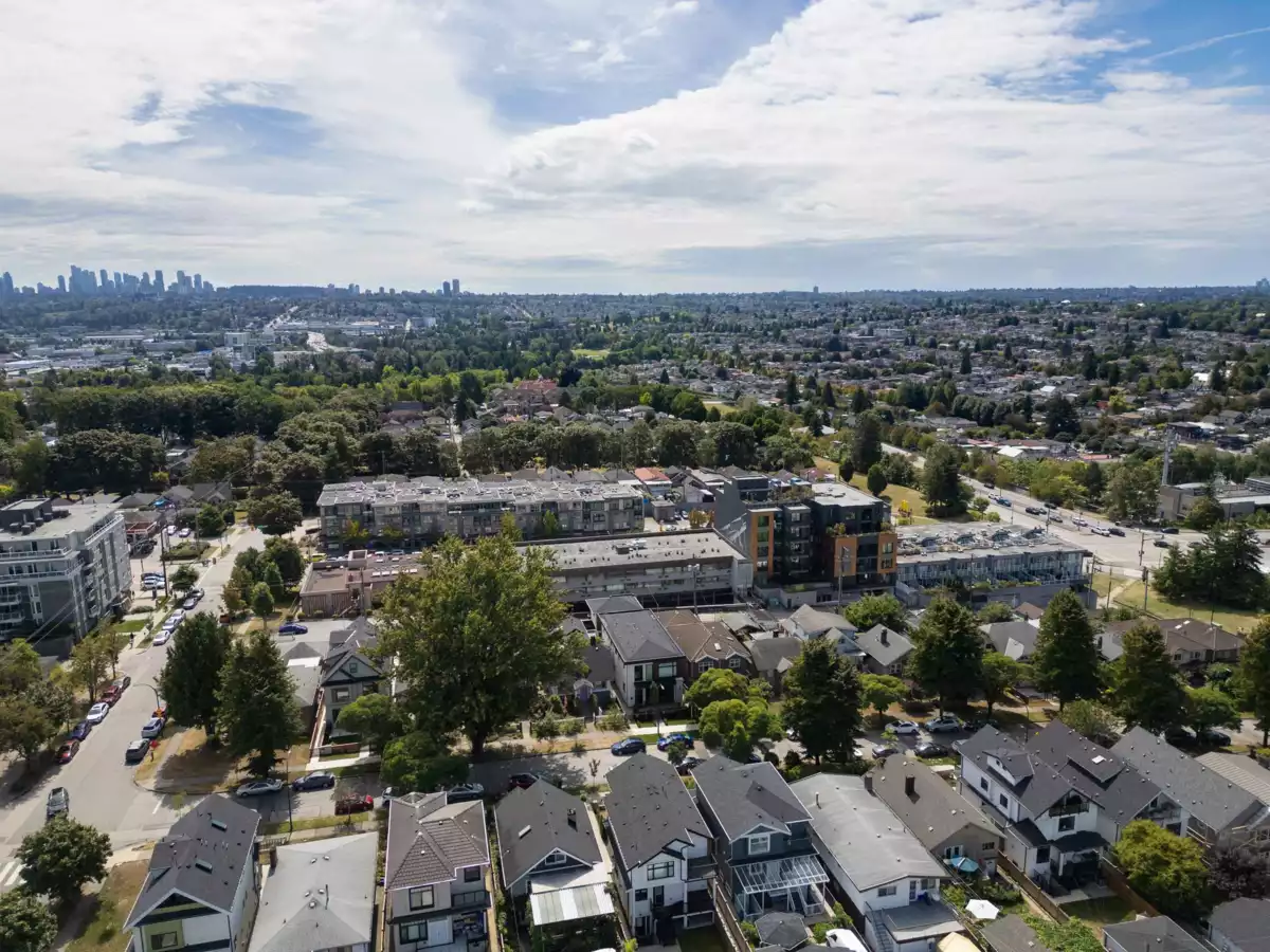Staircase Photo of 2 3466 Franklin Street, Vancouver, BC