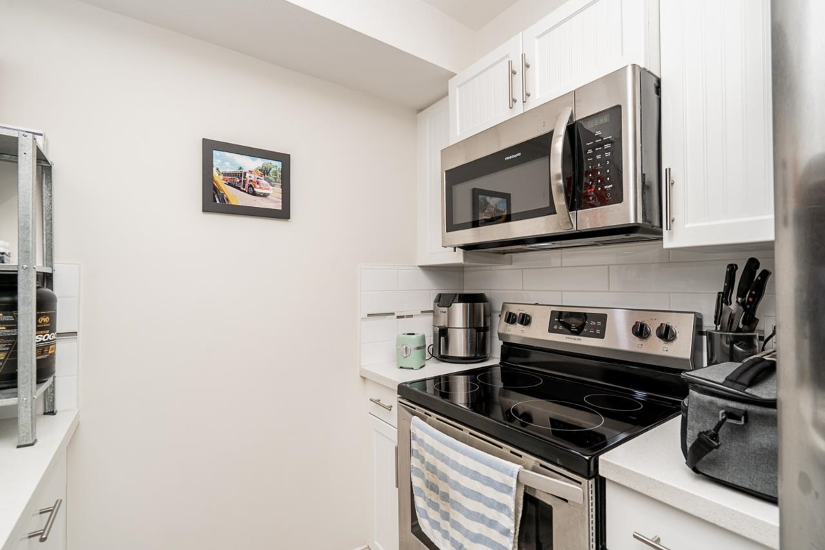 Breakfast Nook Photo of 215 5650 201a Street, Langley, BC