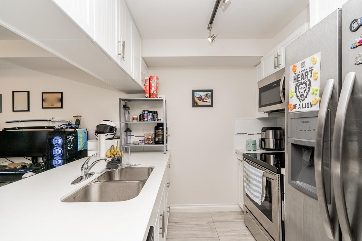 Kitchen Island Photo of 215 5650 201a Street, Langley, BC
