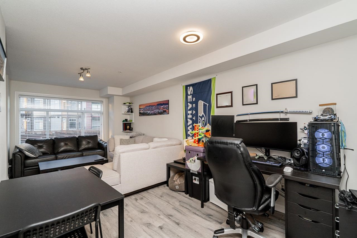 Primary Bathroom Photo of 215 5650 201a Street, Langley, BC