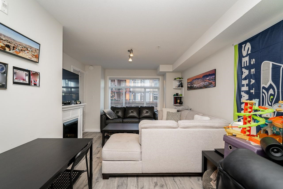 Primary Bedroom Photo of 215 5650 201a Street, Langley, BC