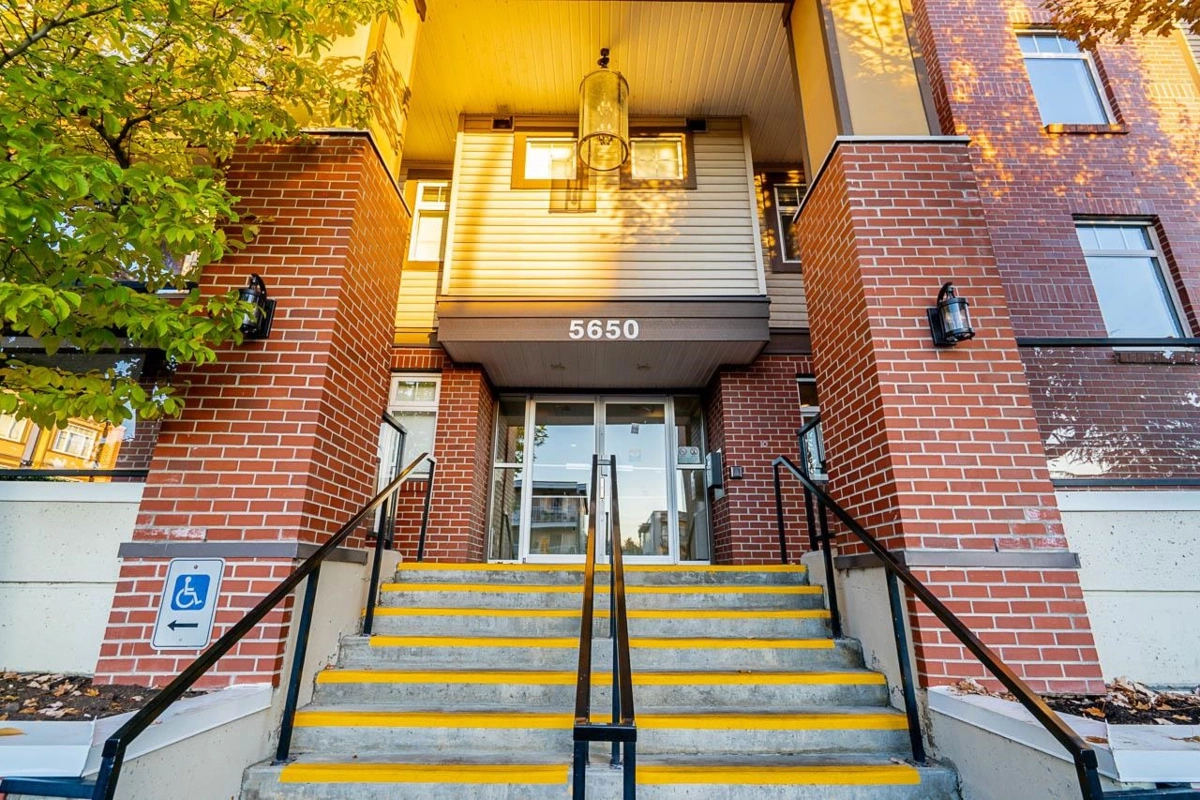 Staircase Photo of 215 5650 201a Street, Langley, BC