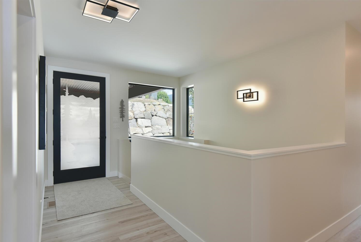 Entry Foyer Photo of 173 Witherby Road, Gibsons, BC