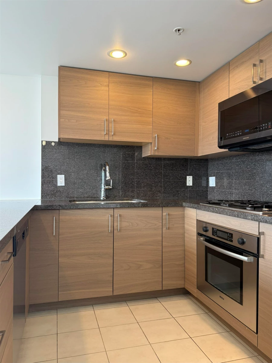 Kitchen Photo of 1301 9188 Cook Road, Richmond, BC