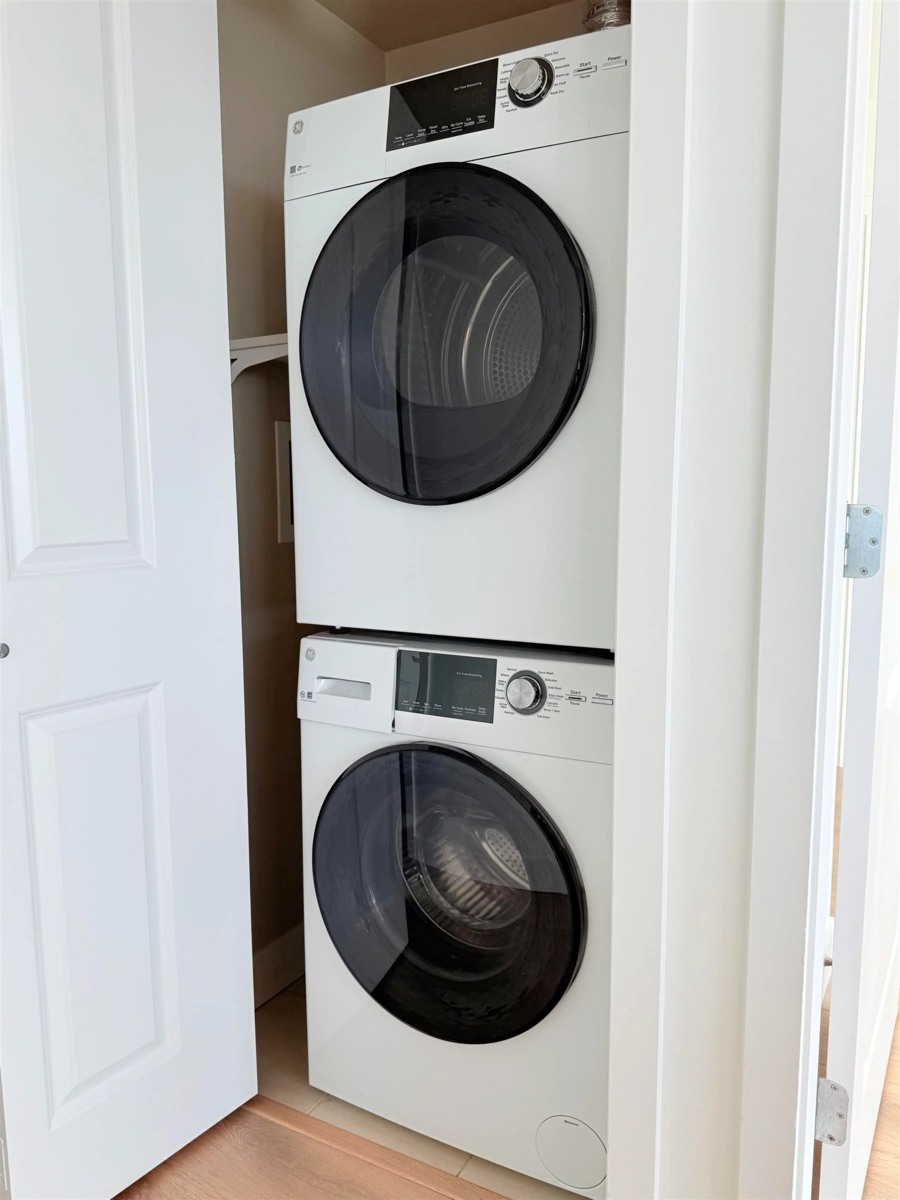 Loft / Bonus Room Photo of 1301 9188 Cook Road, Richmond, BC