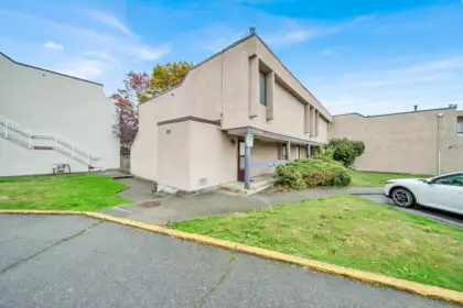 28 17702 60 Avenue, Surrey, BC, Cloverdale BC — 2 bed townhouse for sale