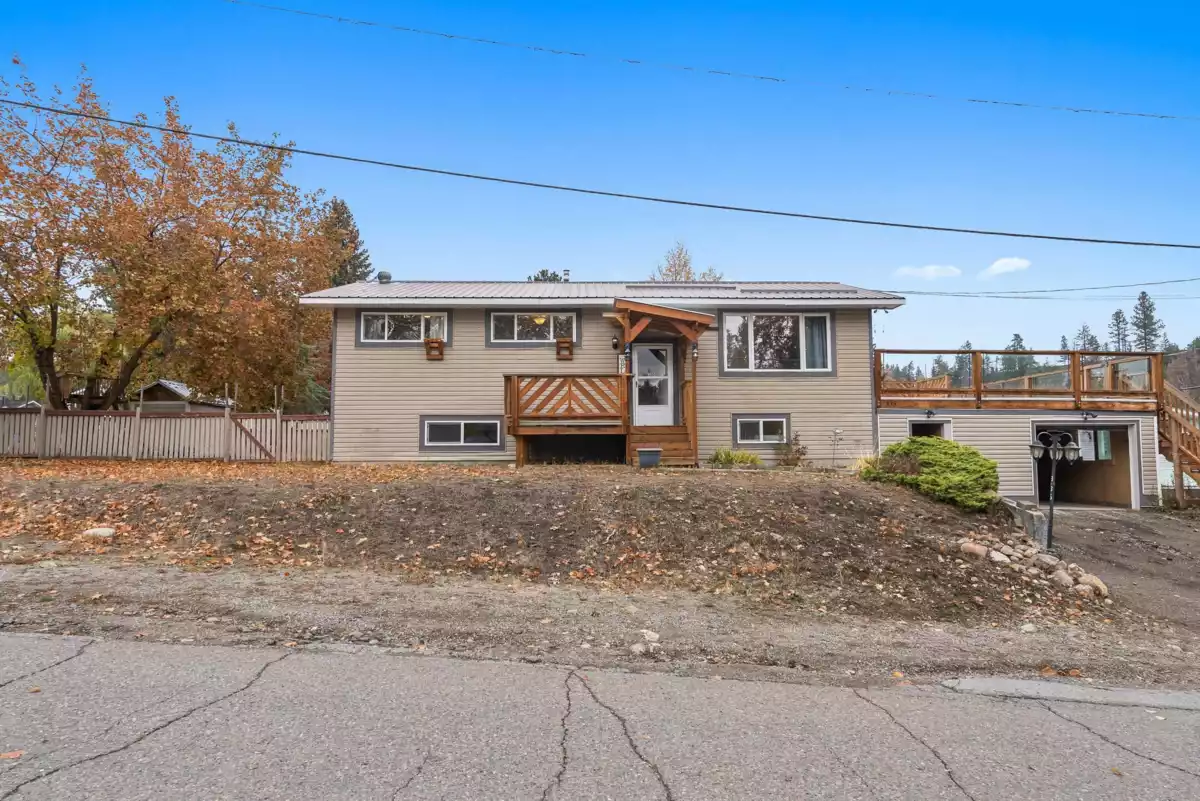 Dining Area Photo of 335 Nechiefman Street, No City Value, BC