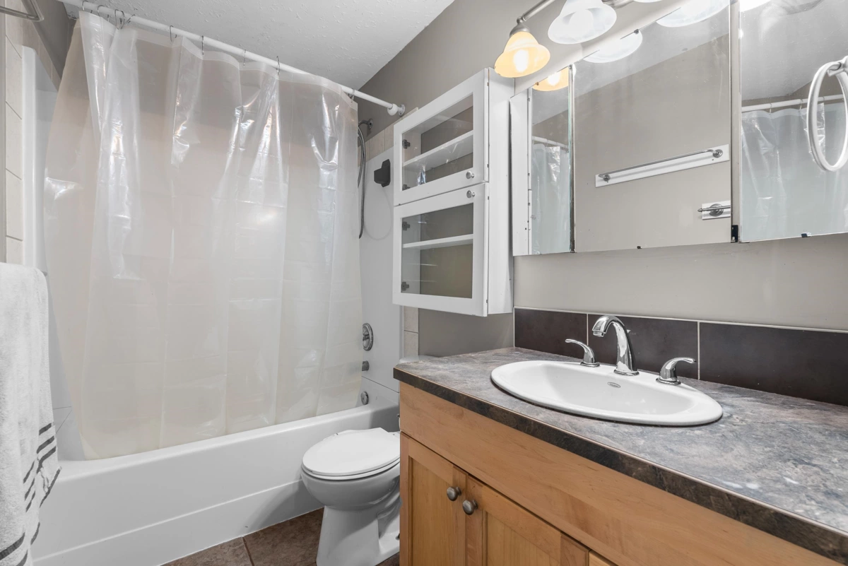 Entry Foyer Photo of 335 Nechiefman Street, No City Value, BC