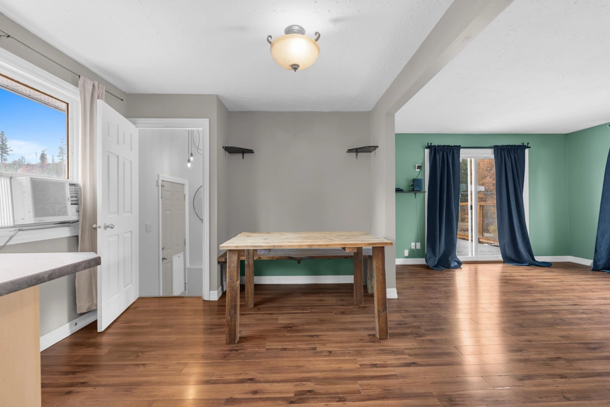 Primary Bathroom Photo of 335 Nechiefman Street, No City Value, BC