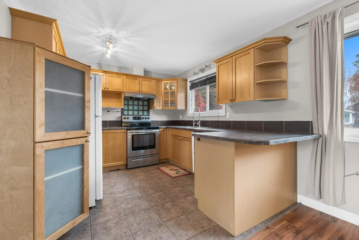 Walk-In Closet Photo of 335 Nechiefman Street, No City Value, BC