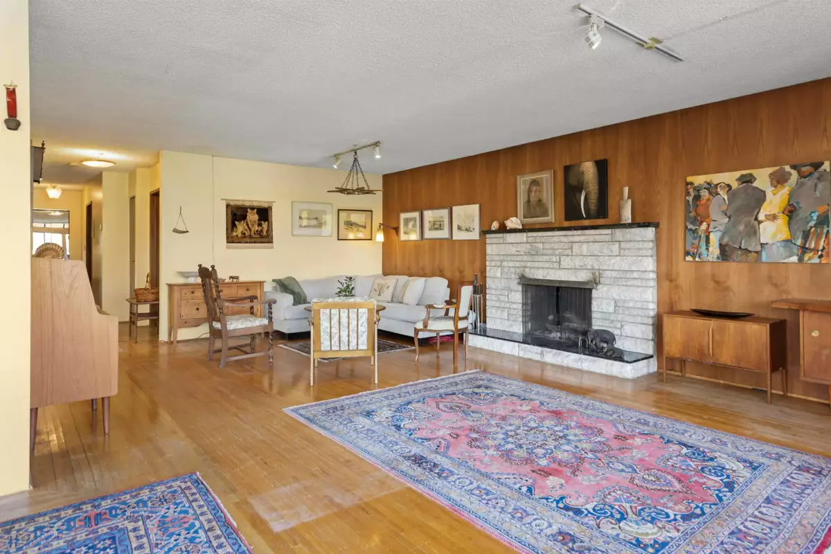Breakfast Nook Photo of 3555 Quadra Street, Vancouver, BC