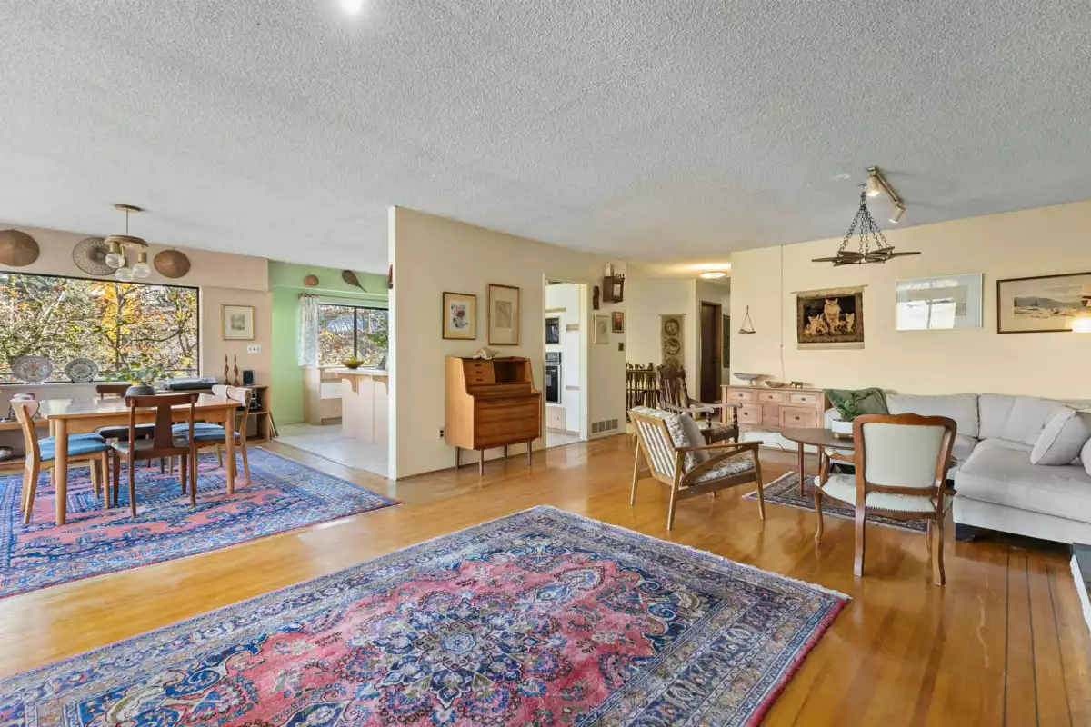 Walk-In Closet Photo of 3555 Quadra Street, Vancouver, BC