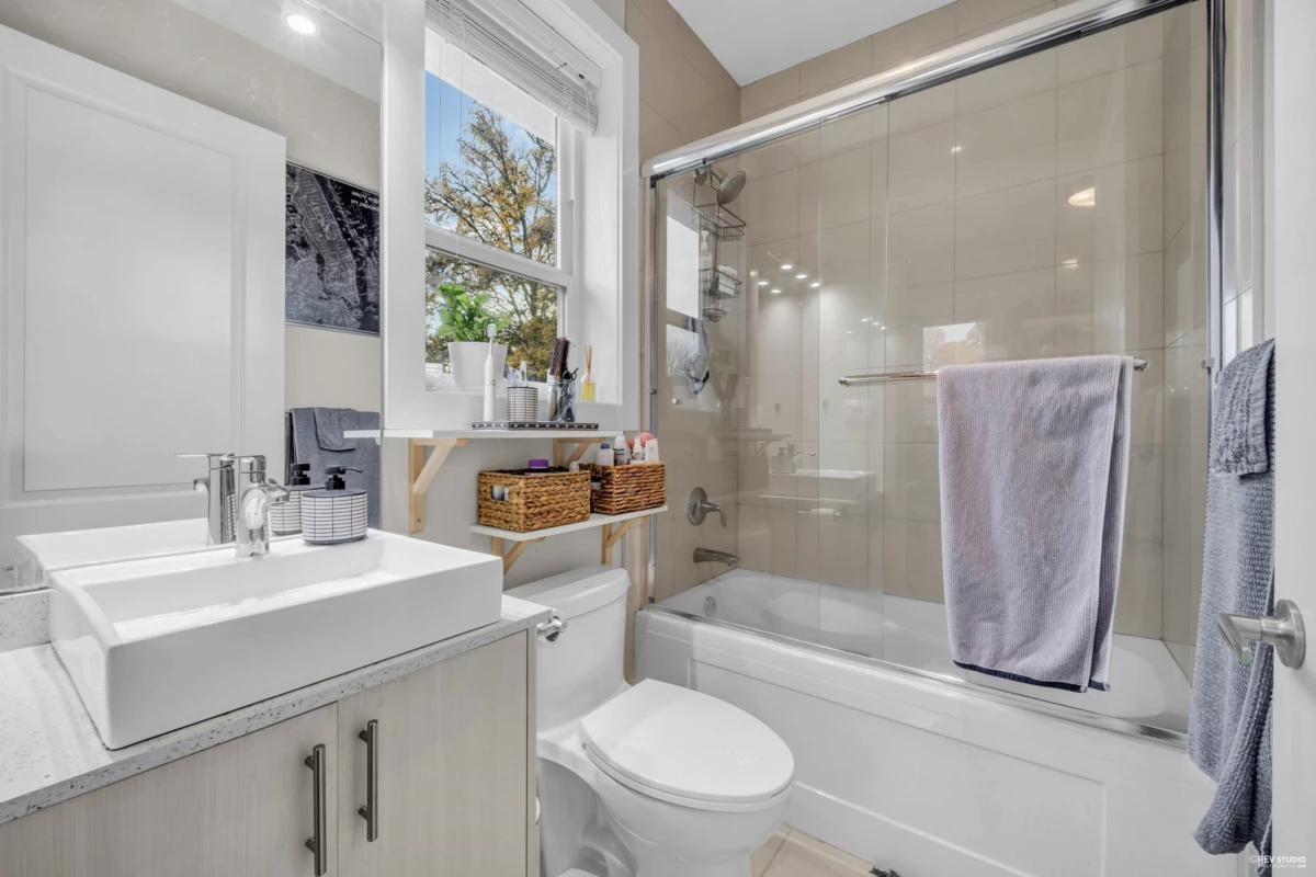 Garden / Landscaping Photo of 4770 Lanark Street, Vancouver, BC