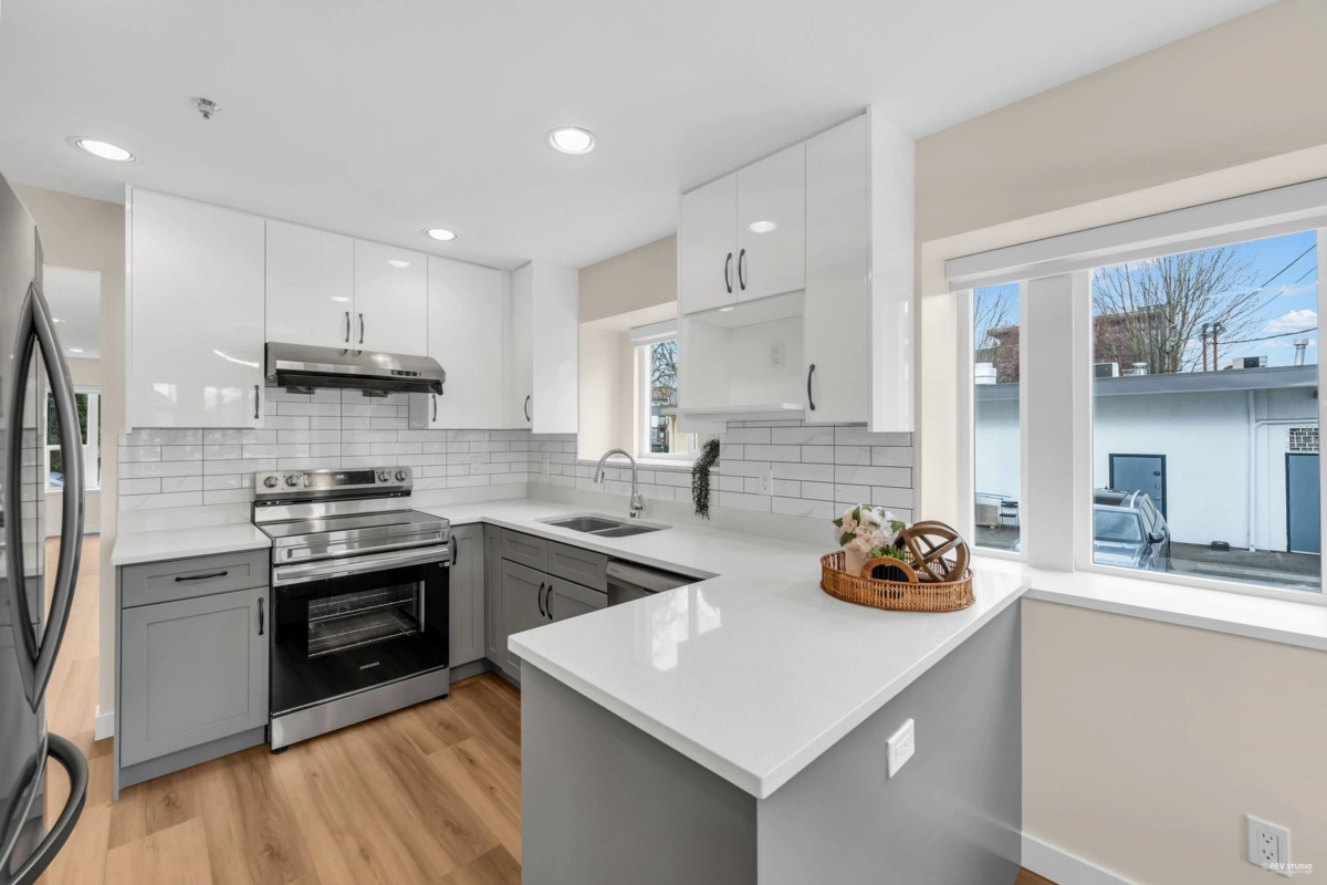 Breakfast Nook Photo of 719 E 27th Avenue, Vancouver, BC