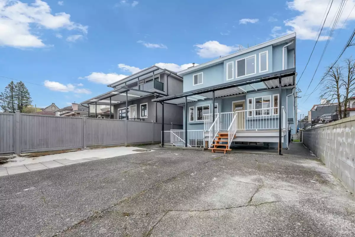 Outdoor Kitchen Photo of 719 E 27th Avenue, Vancouver, BC