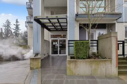 420 13228 Old Yale Road, Surrey, BC, Surrey — Apartment/Condo for sale