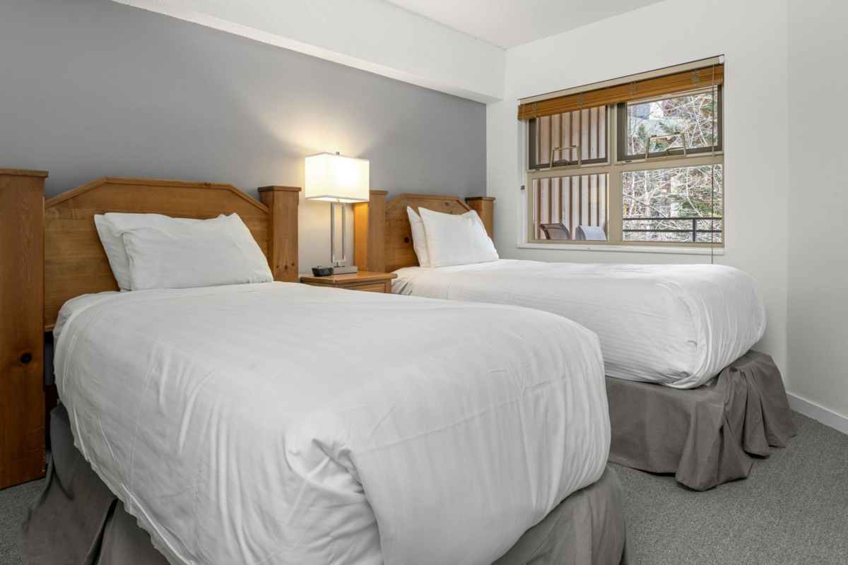 Breakfast Nook Photo of 231 W51 2050 Lake Placid Road, Whistler, BC