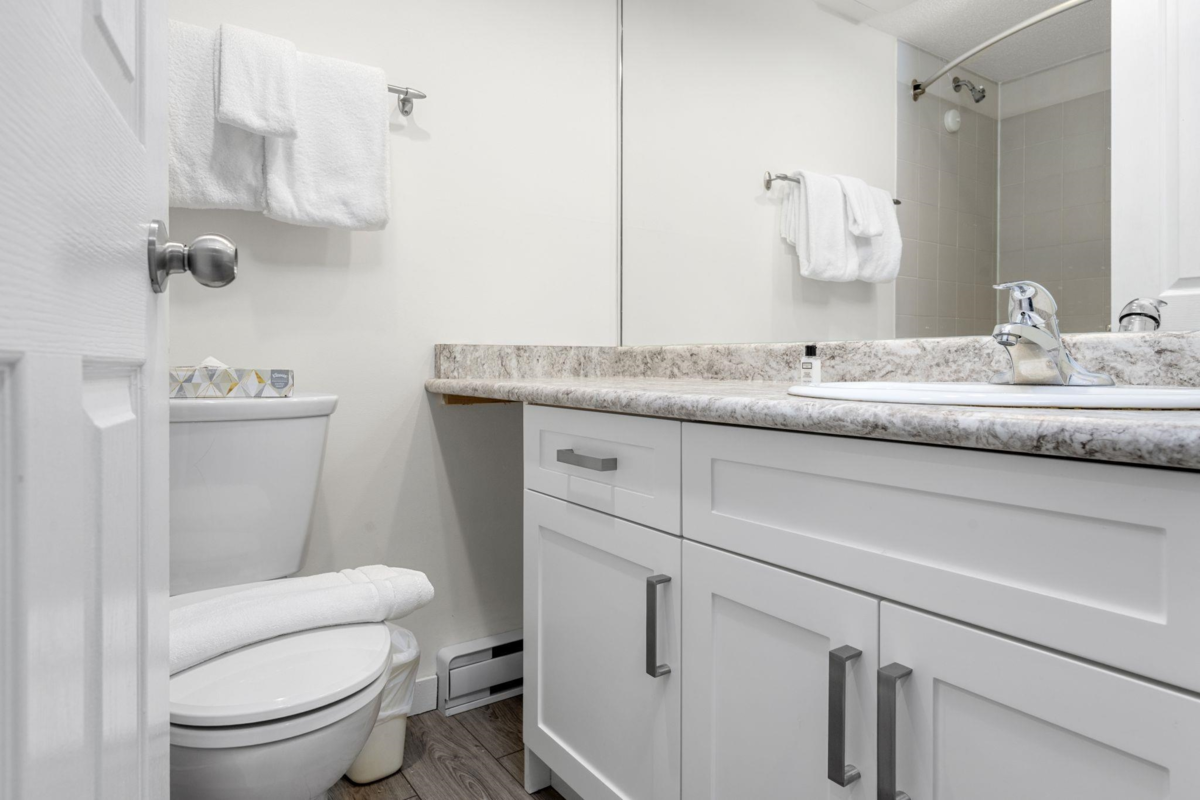 Primary Bathroom Photo of 231 W51 2050 Lake Placid Road, Whistler, BC