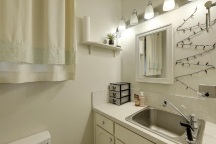 Basement Recreation Room Photo of 7913 192 Street, Surrey, BC