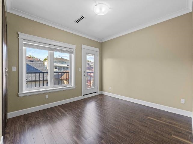 Powder Room Photo of 455 E 60th Avenue, Vancouver, BC