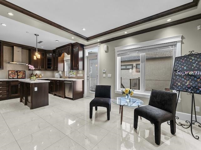 Walk-In Closet Photo of 455 E 60th Avenue, Vancouver, BC