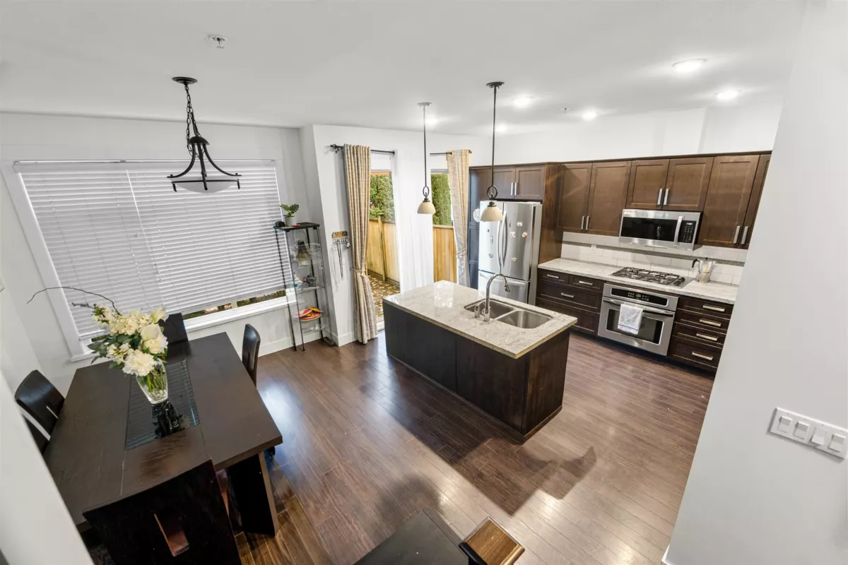 Primary Bathroom Photo of 35 22865 Telosky Avenue, Maple Ridge, BC