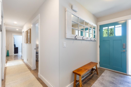 5592 Curtis Place, Sechelt, BC, Sechelt — Single Family Residence for sale
