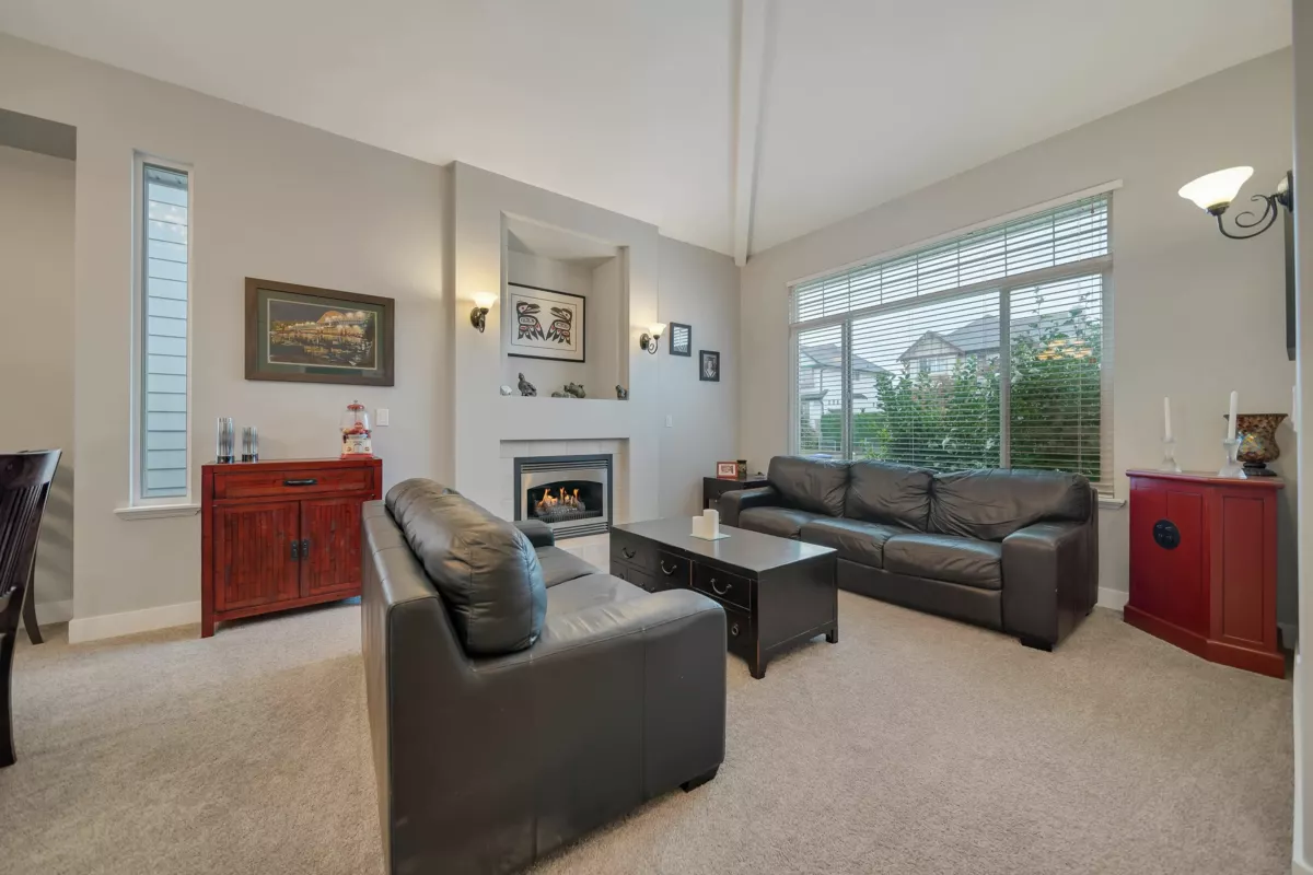 Family Room Photo of 18419 68 Avenue, Surrey, BC