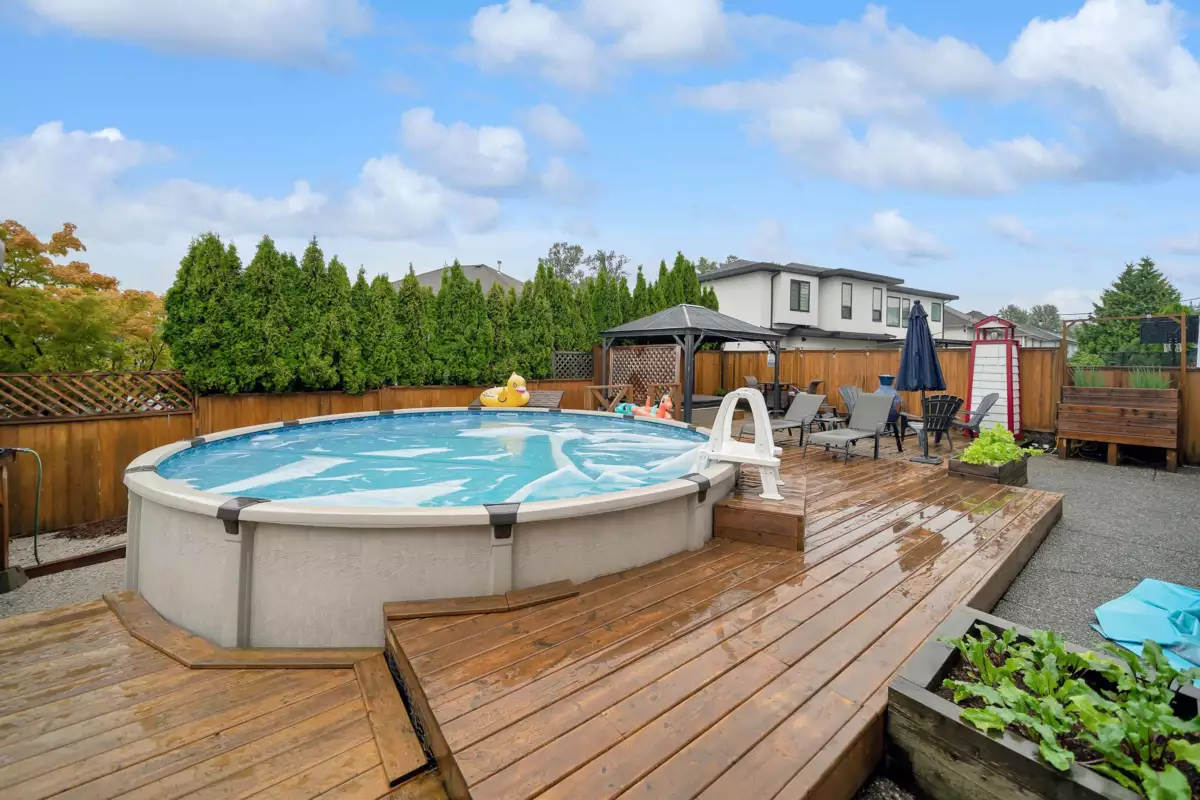 Mudroom Photo of 18419 68 Avenue, Surrey, BC