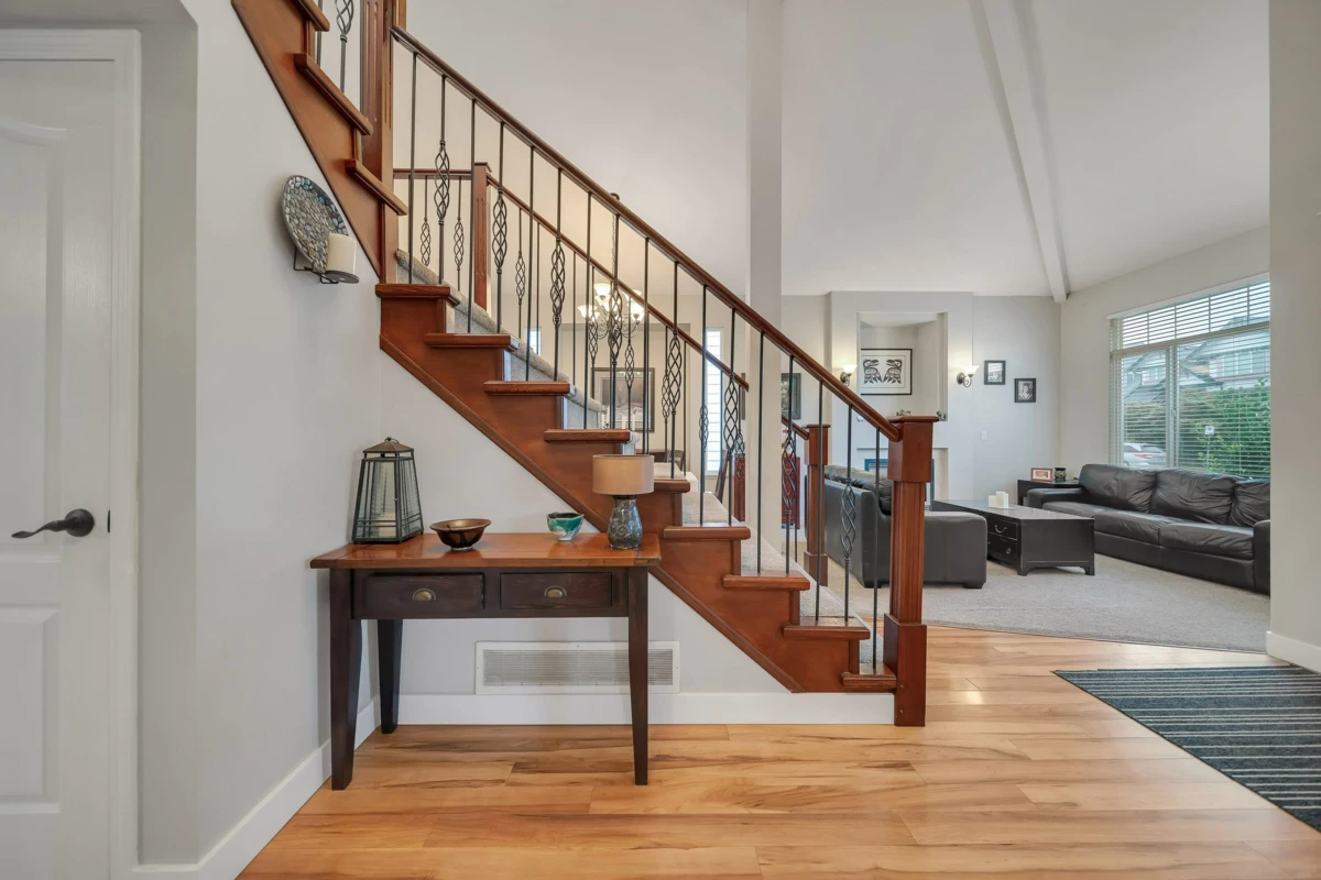 Primary Bathroom Photo of 18419 68 Avenue, Surrey, BC