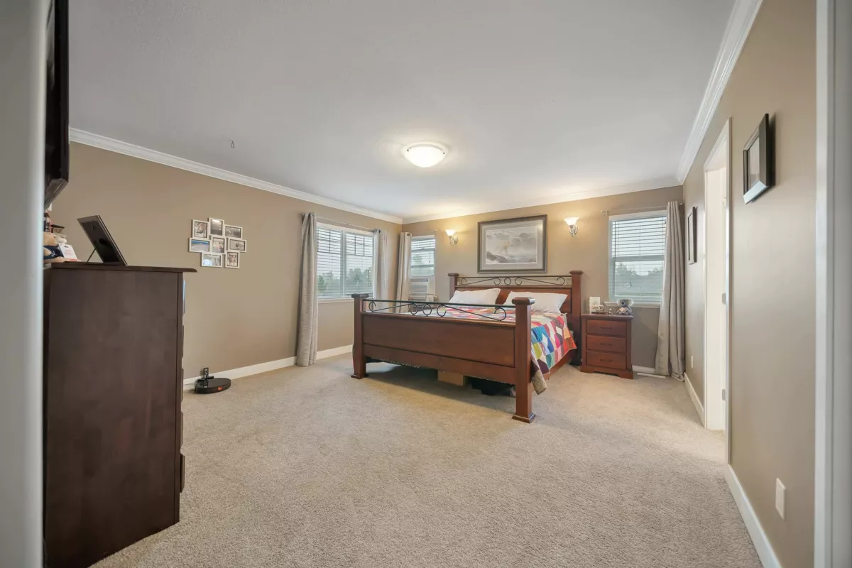 Walk-In Closet Photo of 18419 68 Avenue, Surrey, BC